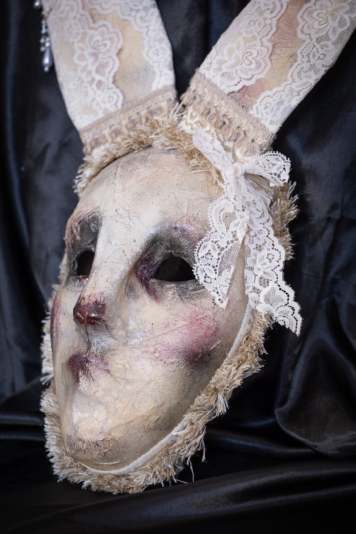 Halloween 26 - Masque « Lapin blanc »