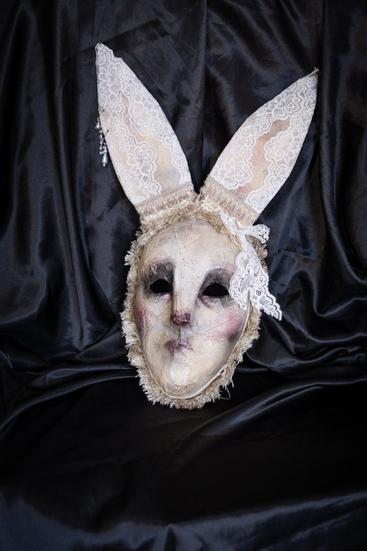 Halloween 26 - Masque « Lapin blanc »