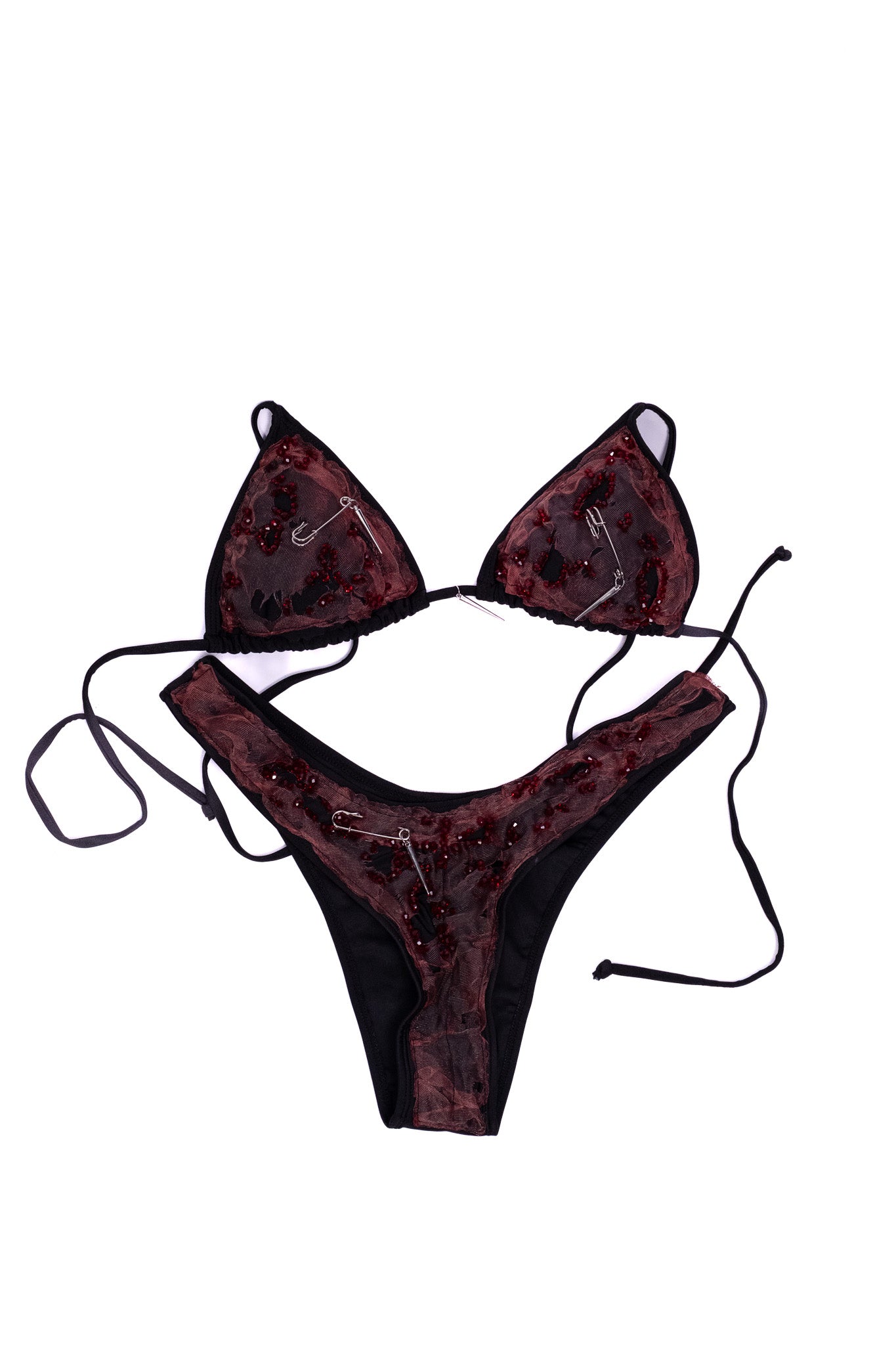 Maillot de bain deux pièces Persephone noir et rouge avec détails strass, chaines et bijoux 