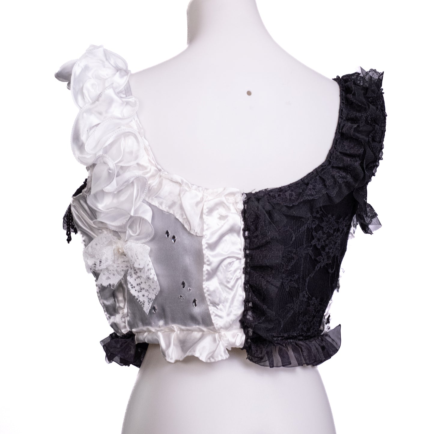 Corset Pierrot bicolore noir et blanc porté sur mannequin